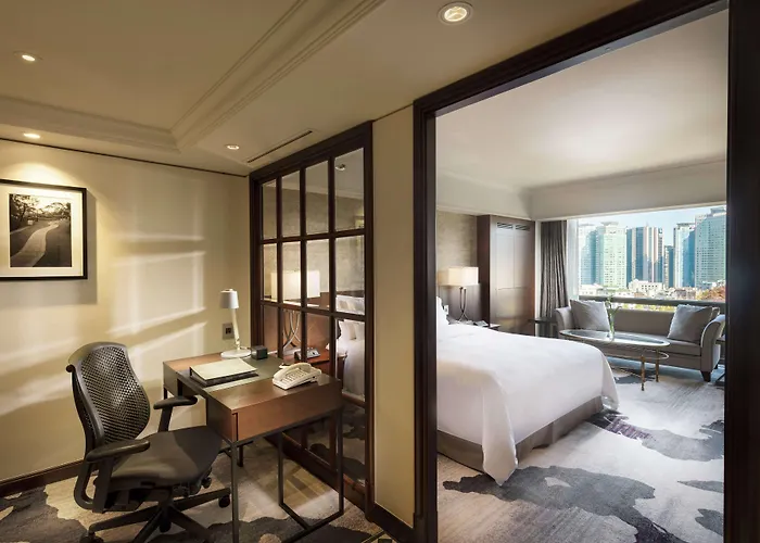 Millennium Hilton Hotel 5*