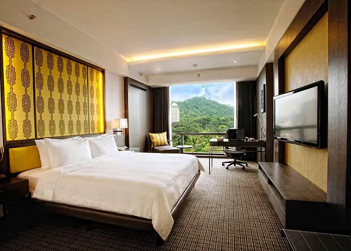 Millennium Hilton Hotel 5*