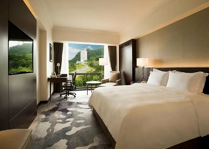 Millennium Hilton Hotel 5*