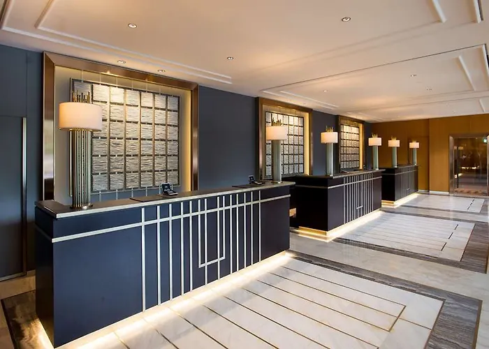 Hotel Millennium Hilton 5*