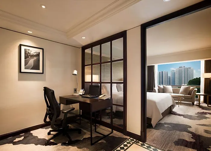 Millennium Hilton Hotel 5*